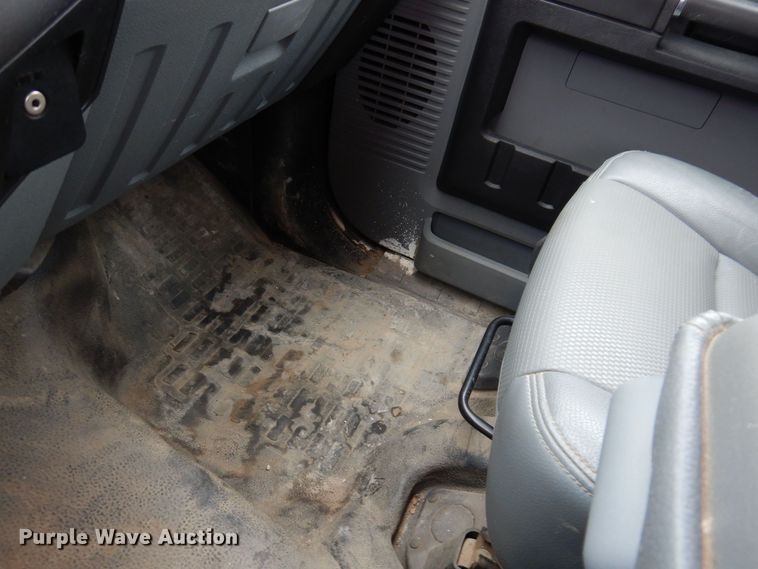 image for item MO9547 2016 Ford F250 Super Duty XL  SuperCab pickup truck