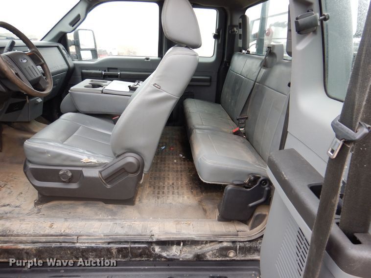 image for item MO9547 2016 Ford F250 Super Duty XL  SuperCab pickup truck