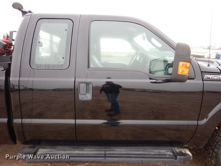 image for item MO9547 2016 Ford F250 Super Duty XL  SuperCab pickup truck