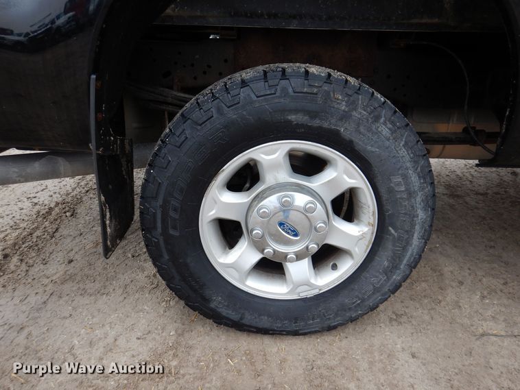 image for item MO9547 2016 Ford F250 Super Duty XL  SuperCab pickup truck