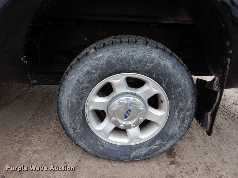 image for item MO9547 2016 Ford F250 Super Duty XL  SuperCab pickup truck