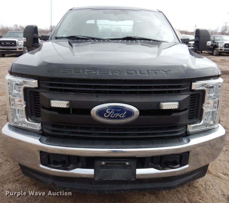 image for item MO9550 2017 Ford F250 Super Duty XL  SuperCab pickup truck