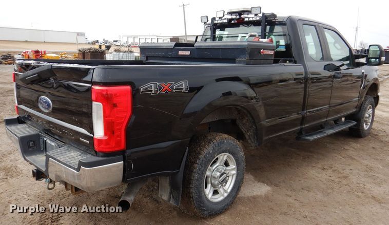 image for item MO9550 2017 Ford F250 Super Duty XL  SuperCab pickup truck