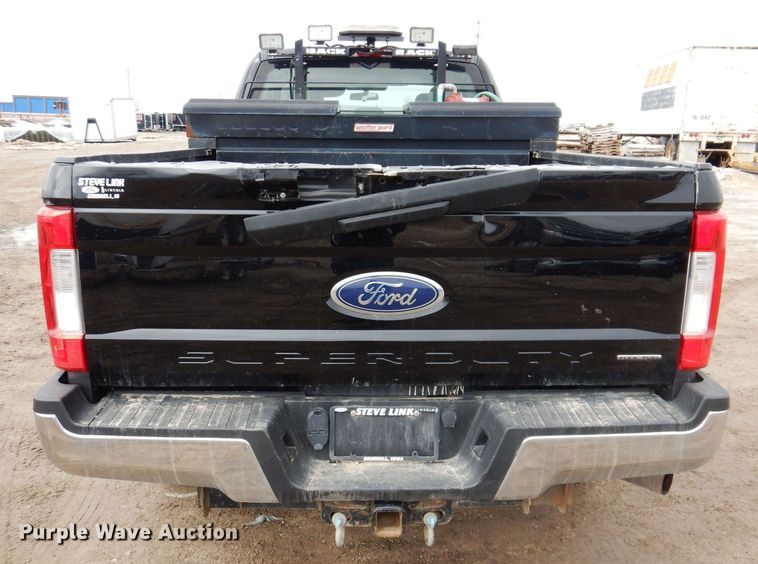 image for item MO9550 2017 Ford F250 Super Duty XL  SuperCab pickup truck