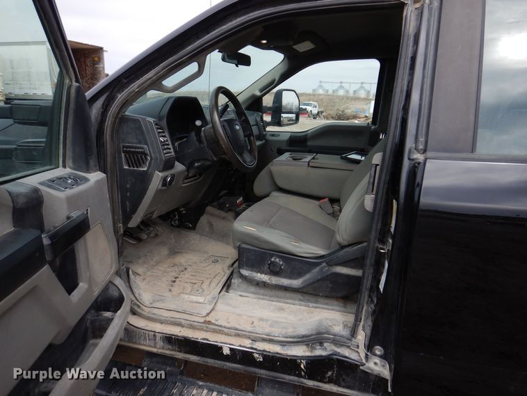 image for item MO9550 2017 Ford F250 Super Duty XL  SuperCab pickup truck