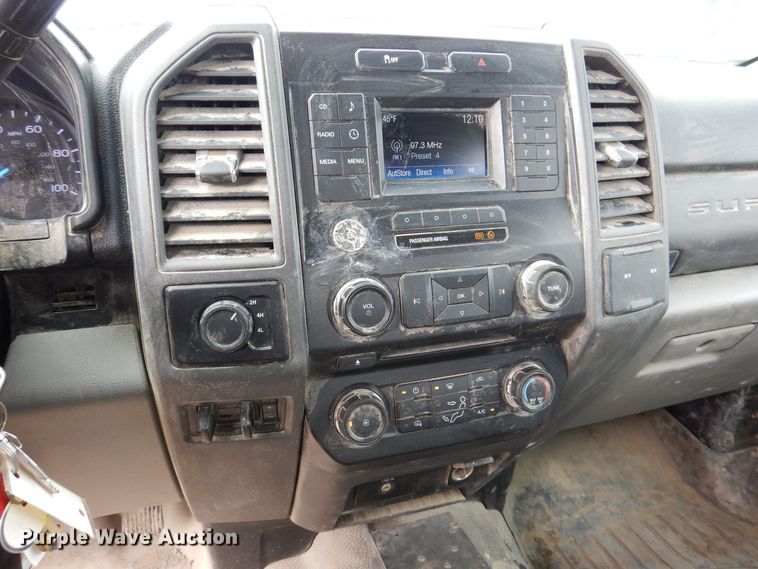 image for item MO9550 2017 Ford F250 Super Duty XL  SuperCab pickup truck