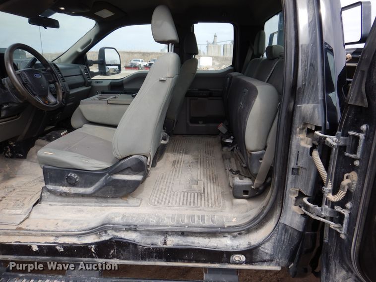 image for item MO9550 2017 Ford F250 Super Duty XL  SuperCab pickup truck