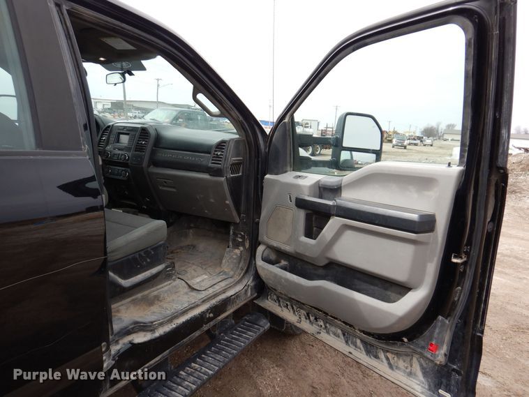 image for item MO9550 2017 Ford F250 Super Duty XL  SuperCab pickup truck