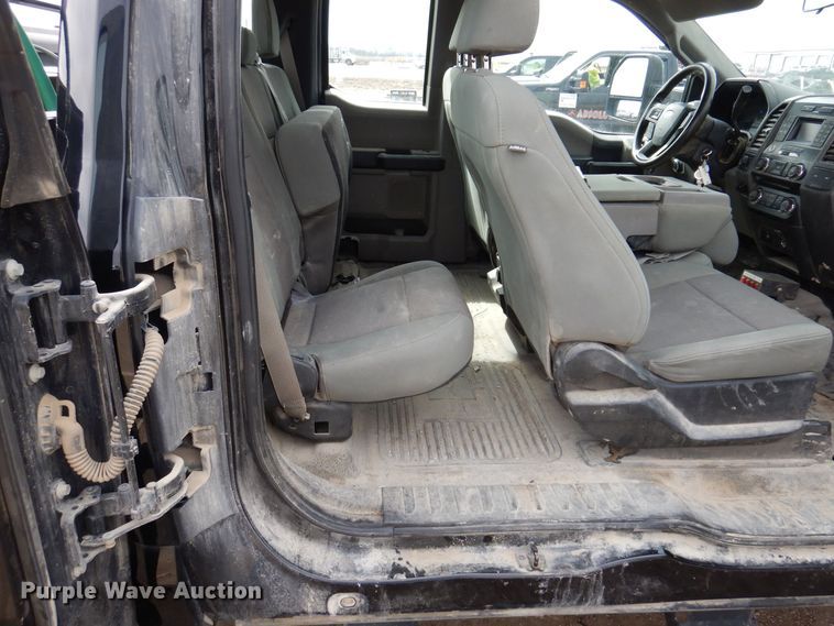 image for item MO9550 2017 Ford F250 Super Duty XL  SuperCab pickup truck