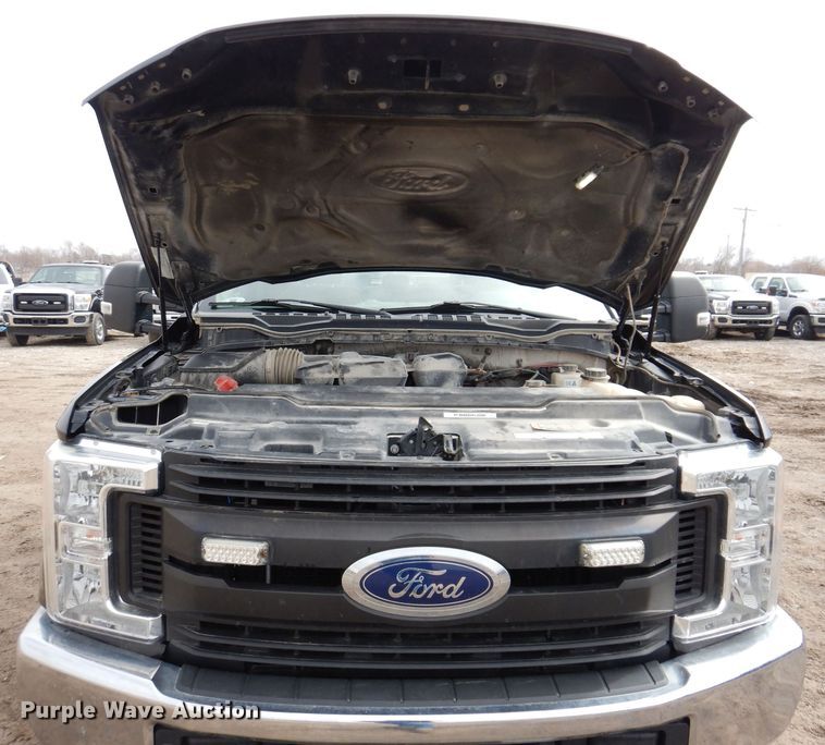 image for item MO9550 2017 Ford F250 Super Duty XL  SuperCab pickup truck