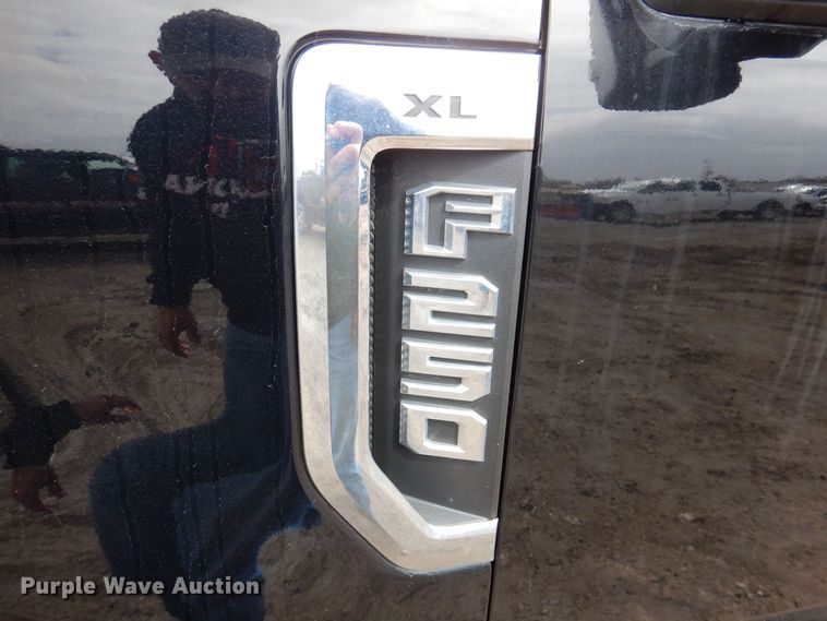 image for item MO9550 2017 Ford F250 Super Duty XL  SuperCab pickup truck