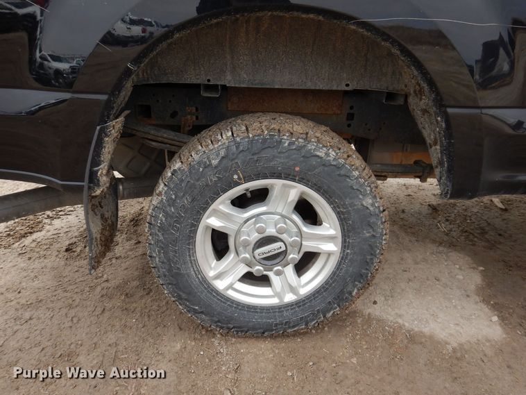 image for item MO9550 2017 Ford F250 Super Duty XL  SuperCab pickup truck