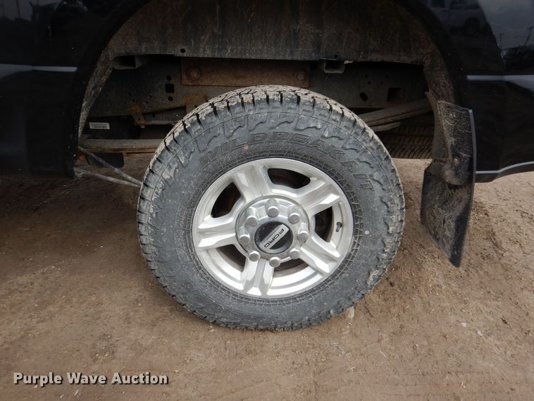 image for item MO9550 2017 Ford F250 Super Duty XL  SuperCab pickup truck