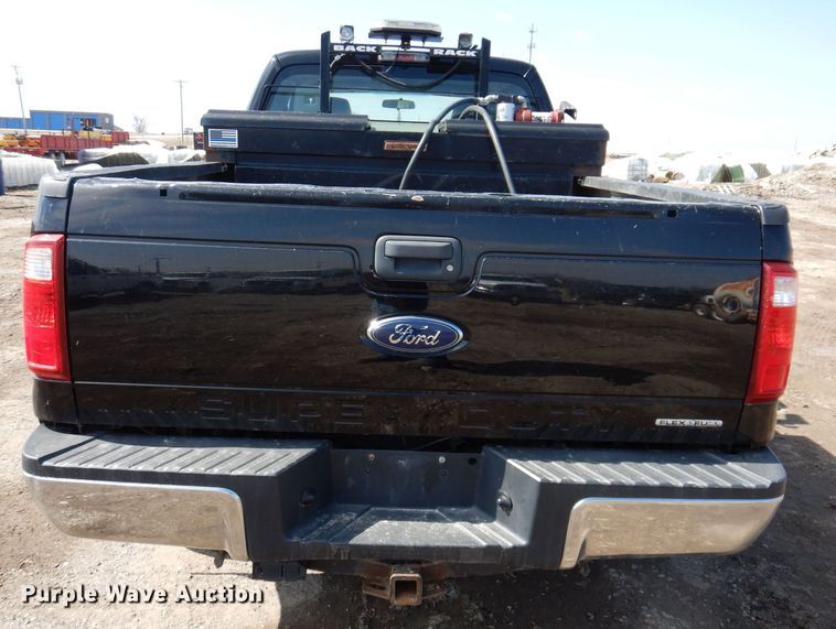 image for item MO9553 2016 Ford F250 Super Duty XL  SuperCab pickup truck