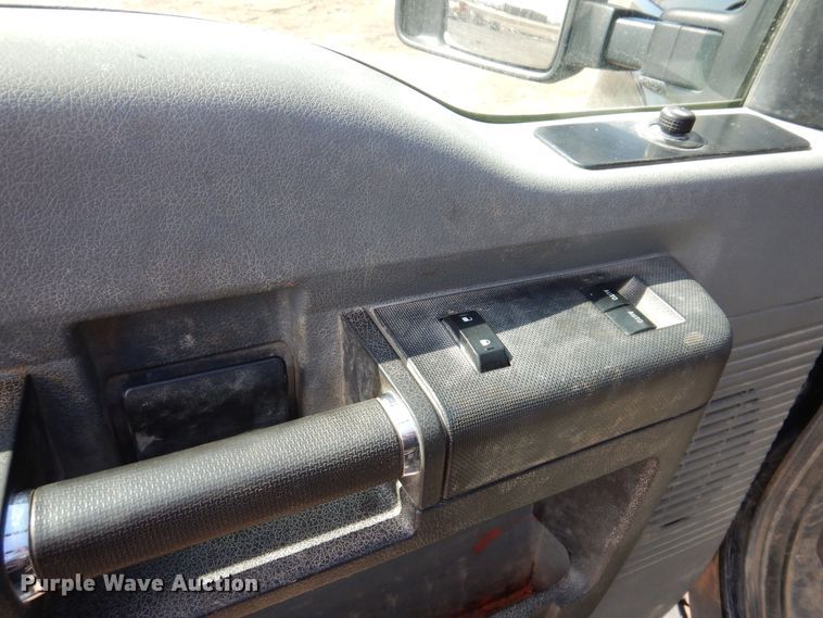 image for item MO9553 2016 Ford F250 Super Duty XL  SuperCab pickup truck