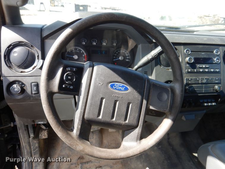 image for item MO9553 2016 Ford F250 Super Duty XL  SuperCab pickup truck