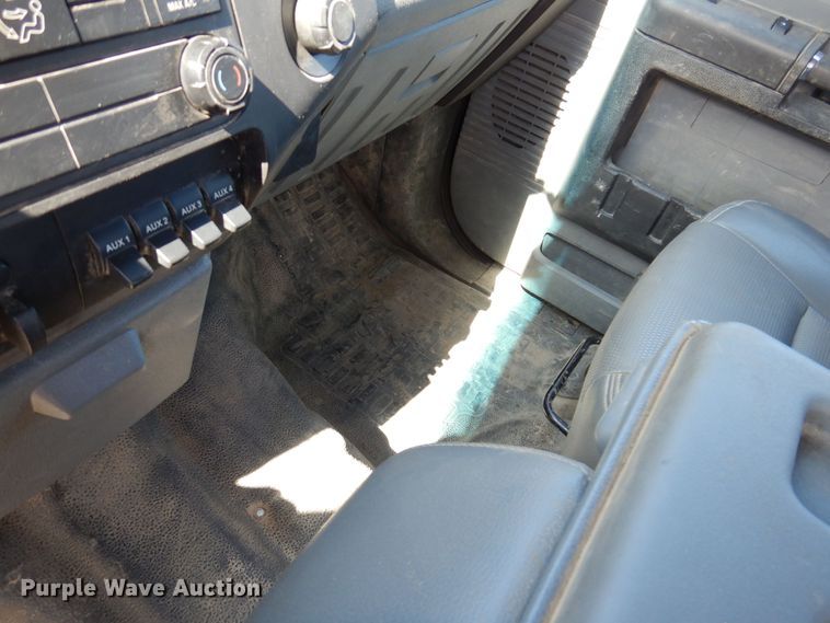 image for item MO9553 2016 Ford F250 Super Duty XL  SuperCab pickup truck