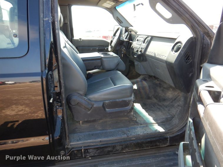 image for item MO9553 2016 Ford F250 Super Duty XL  SuperCab pickup truck