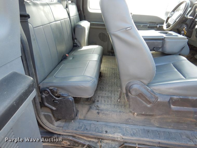 image for item MO9553 2016 Ford F250 Super Duty XL  SuperCab pickup truck