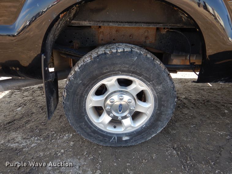 image for item MO9553 2016 Ford F250 Super Duty XL  SuperCab pickup truck