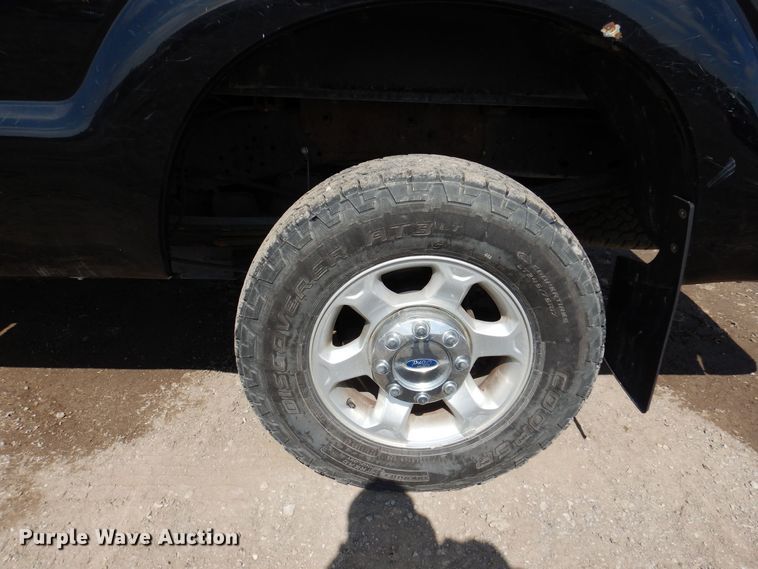 image for item MO9553 2016 Ford F250 Super Duty XL  SuperCab pickup truck