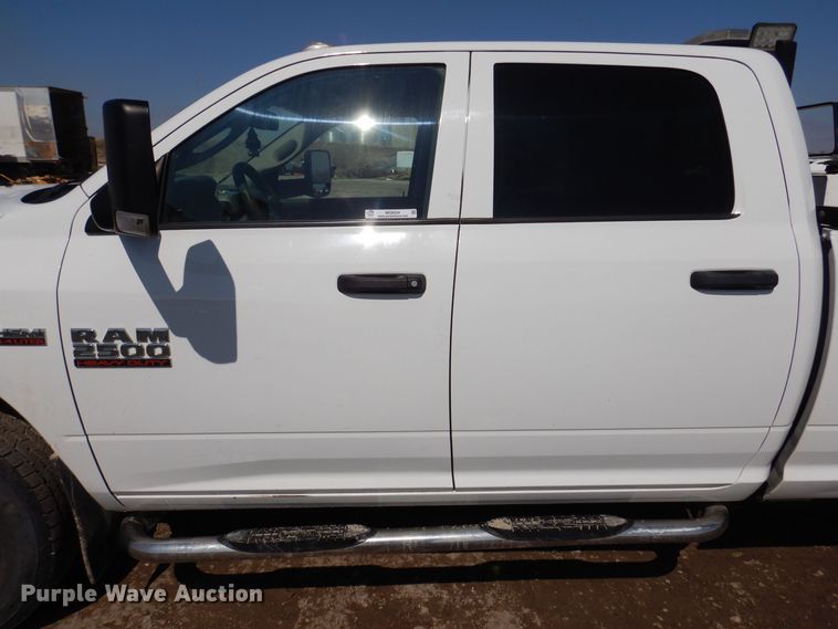 image for item MO9554 2018 Dodge Ram 2500HD  Crew Cab pickup truck
