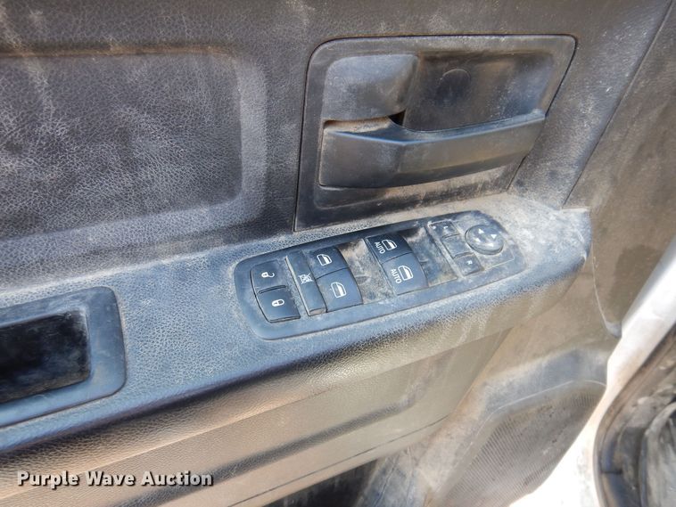 image for item MO9554 2018 Dodge Ram 2500HD  Crew Cab pickup truck