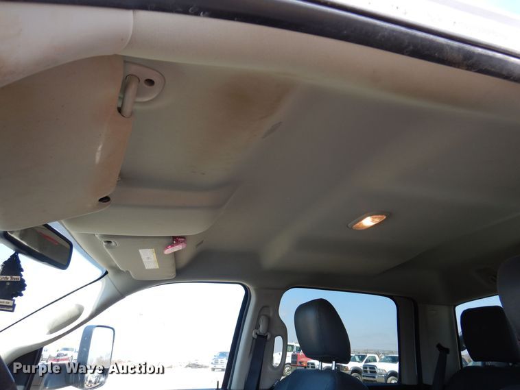 image for item MO9554 2018 Dodge Ram 2500HD  Crew Cab pickup truck