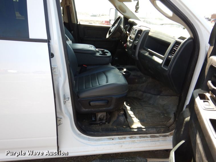 image for item MO9554 2018 Dodge Ram 2500HD  Crew Cab pickup truck