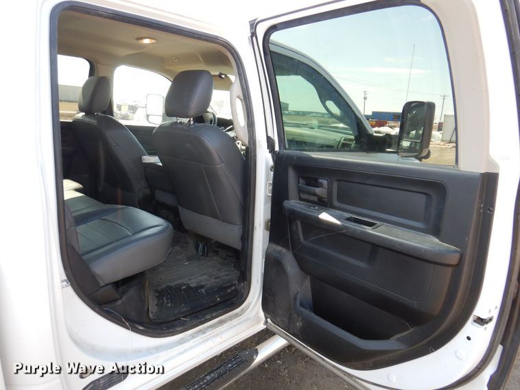 image for item MO9554 2018 Dodge Ram 2500HD  Crew Cab pickup truck