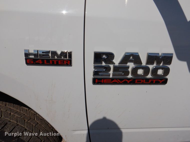 image for item MO9554 2018 Dodge Ram 2500HD  Crew Cab pickup truck