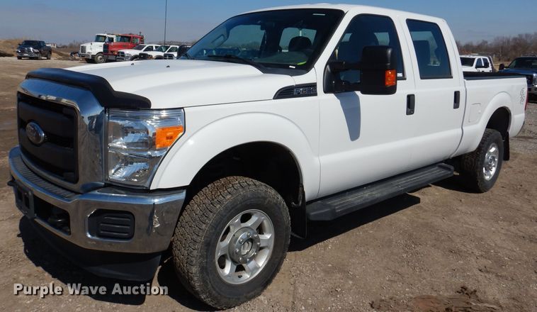 image for item MO9555 2016 Ford F250 Super Duty XL  Crew Cab pickup truck