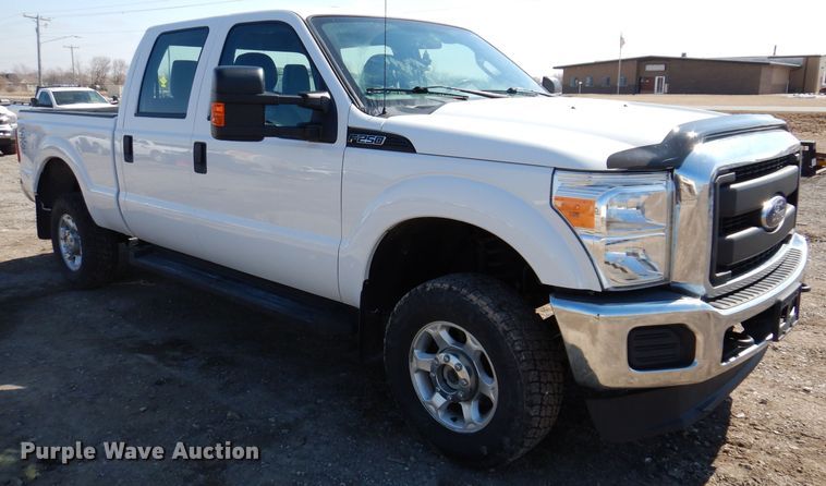 image for item MO9555 2016 Ford F250 Super Duty XL  Crew Cab pickup truck