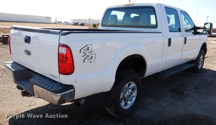 image for item MO9555 2016 Ford F250 Super Duty XL  Crew Cab pickup truck