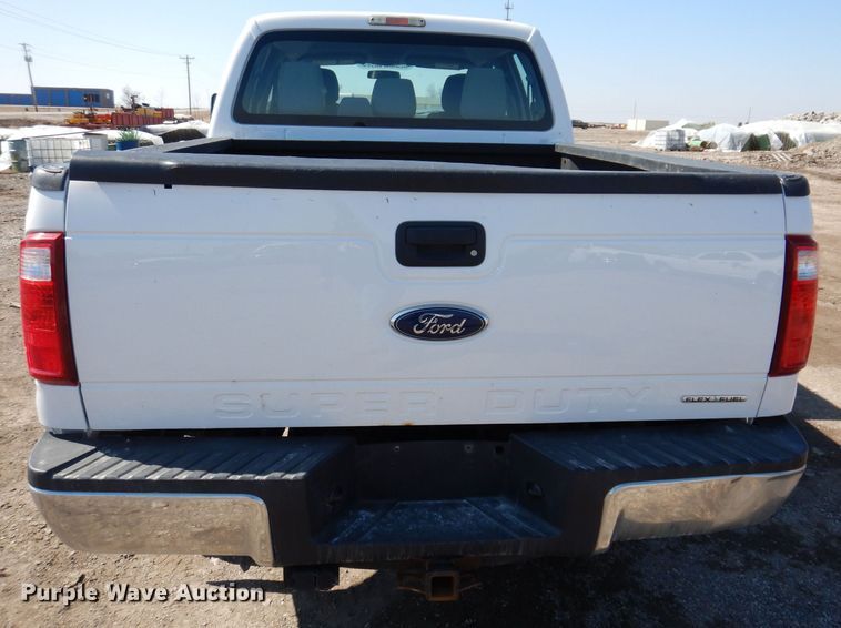 image for item MO9555 2016 Ford F250 Super Duty XL  Crew Cab pickup truck