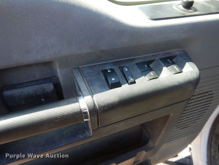 image for item MO9555 2016 Ford F250 Super Duty XL  Crew Cab pickup truck