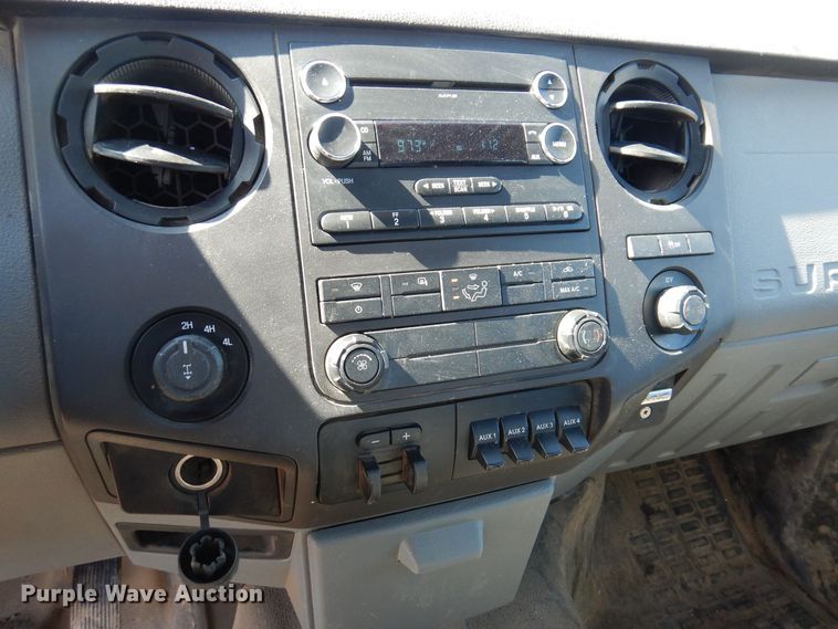 image for item MO9555 2016 Ford F250 Super Duty XL  Crew Cab pickup truck