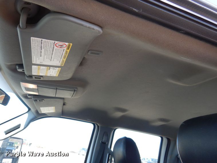 image for item MO9555 2016 Ford F250 Super Duty XL  Crew Cab pickup truck