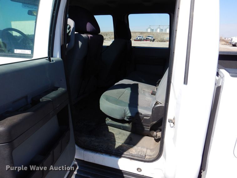 image for item MO9555 2016 Ford F250 Super Duty XL  Crew Cab pickup truck