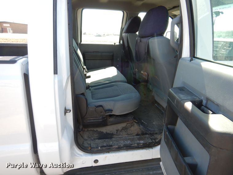 image for item MO9555 2016 Ford F250 Super Duty XL  Crew Cab pickup truck