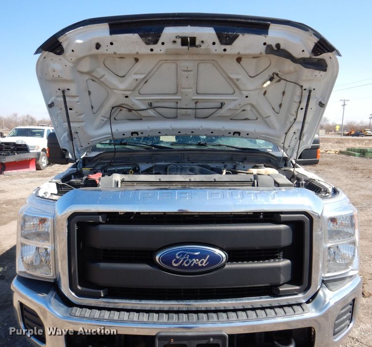 image for item MO9555 2016 Ford F250 Super Duty XL  Crew Cab pickup truck