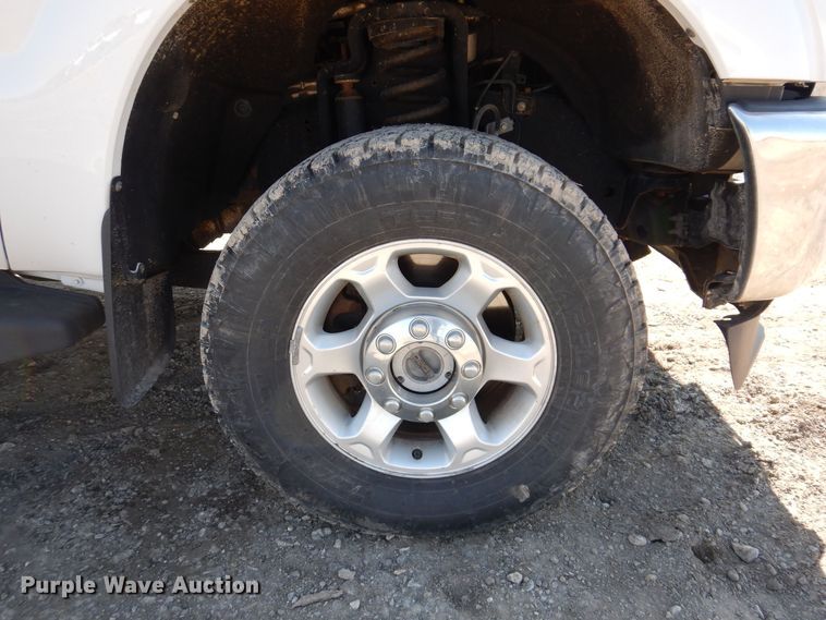 image for item MO9555 2016 Ford F250 Super Duty XL  Crew Cab pickup truck