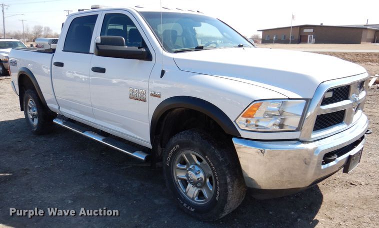 image for item MO9556 2018 Dodge Ram 2500HD  Crew Cab pickup truck