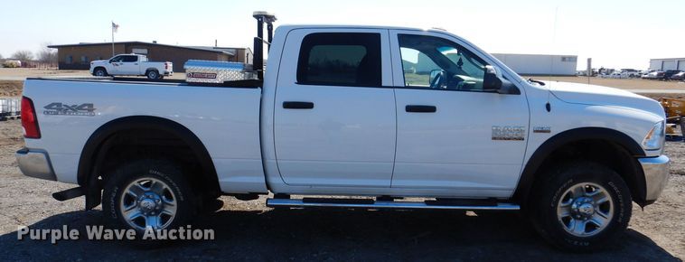 image for item MO9556 2018 Dodge Ram 2500HD  Crew Cab pickup truck