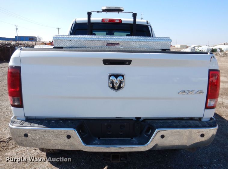 image for item MO9556 2018 Dodge Ram 2500HD  Crew Cab pickup truck