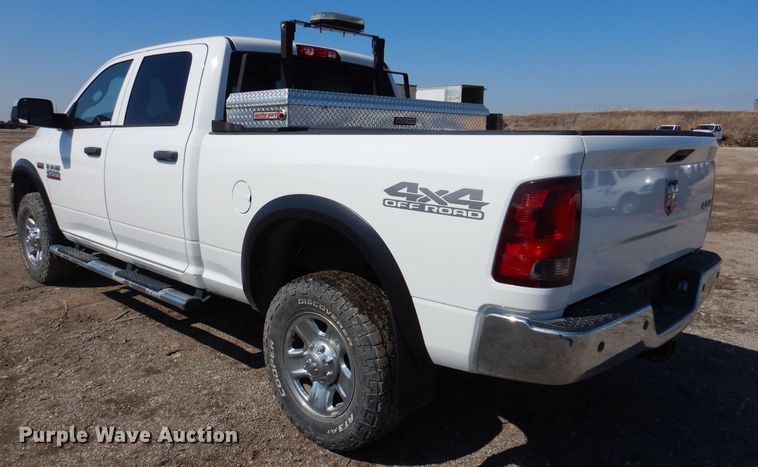 image for item MO9556 2018 Dodge Ram 2500HD  Crew Cab pickup truck