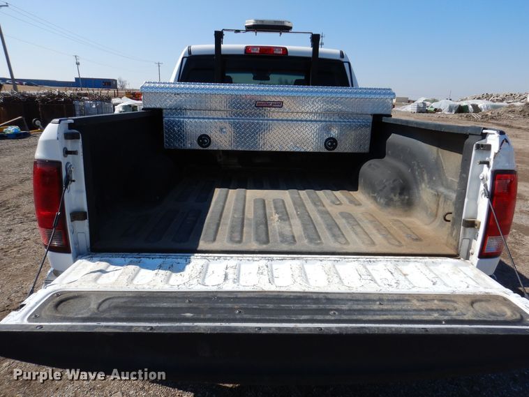 image for item MO9556 2018 Dodge Ram 2500HD  Crew Cab pickup truck