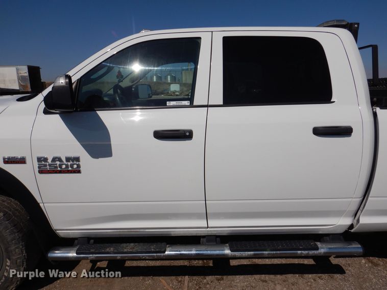 image for item MO9556 2018 Dodge Ram 2500HD  Crew Cab pickup truck