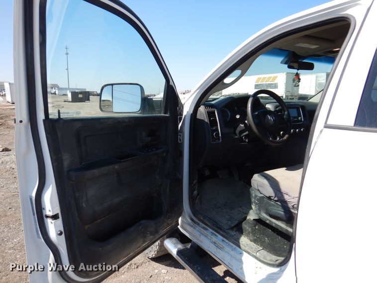 image for item MO9556 2018 Dodge Ram 2500HD  Crew Cab pickup truck