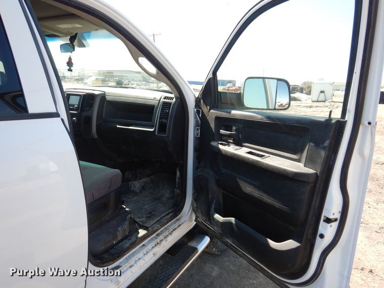 image for item MO9556 2018 Dodge Ram 2500HD  Crew Cab pickup truck